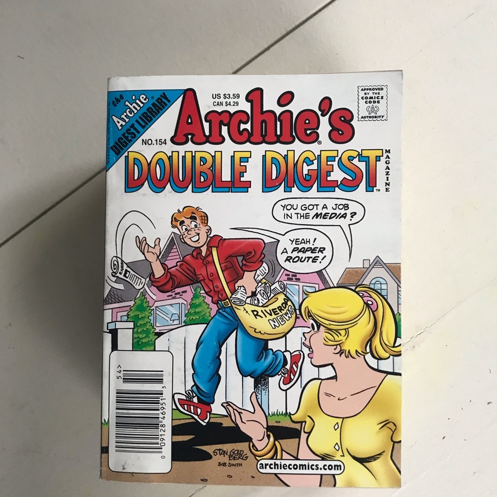 Archie's Double Digest Comic Book #154- Colorful Cover
